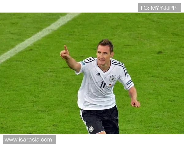 足球十一号球星前腰位置解析：技术、战术与核心价值的全面剖析