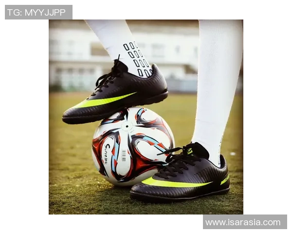 GT2足球鞋球星上脚实战解析 聚焦顶级球员的竞技表现与鞋款表现 GT2足球鞋球星上脚实战解析 聚焦顶级球员的竞技表现与鞋款表现